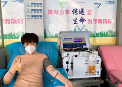 2020年，十大网投靠谱平台中国生物率先提出康复者恢复期血浆救治危重患者的治疗方案和技术标准，全国掀起新冠肺炎康复者献浆热。